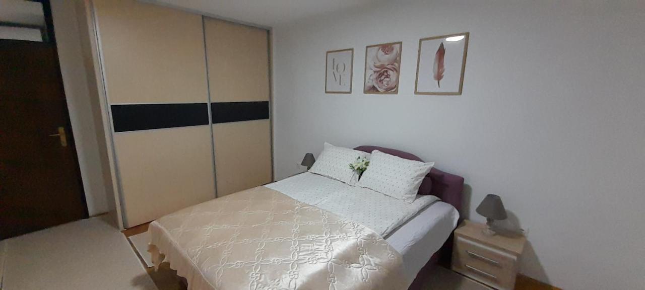 Cozy And Sunny Apartment Near The Airport Sarajevo Buitenkant foto
