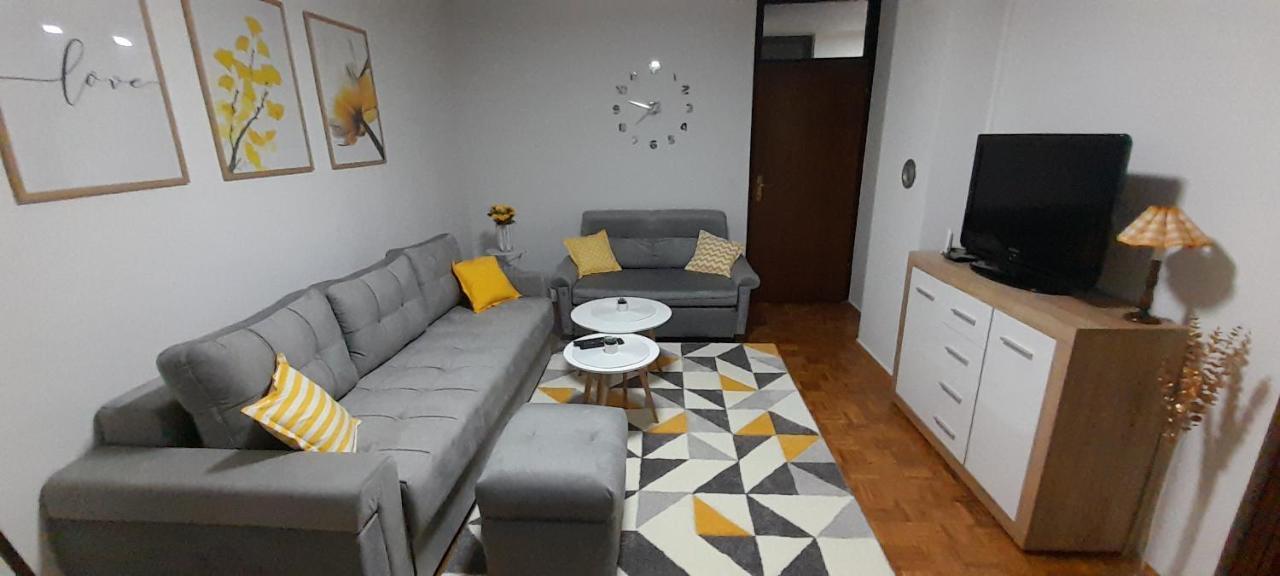 Cozy And Sunny Apartment Near The Airport Sarajevo Buitenkant foto