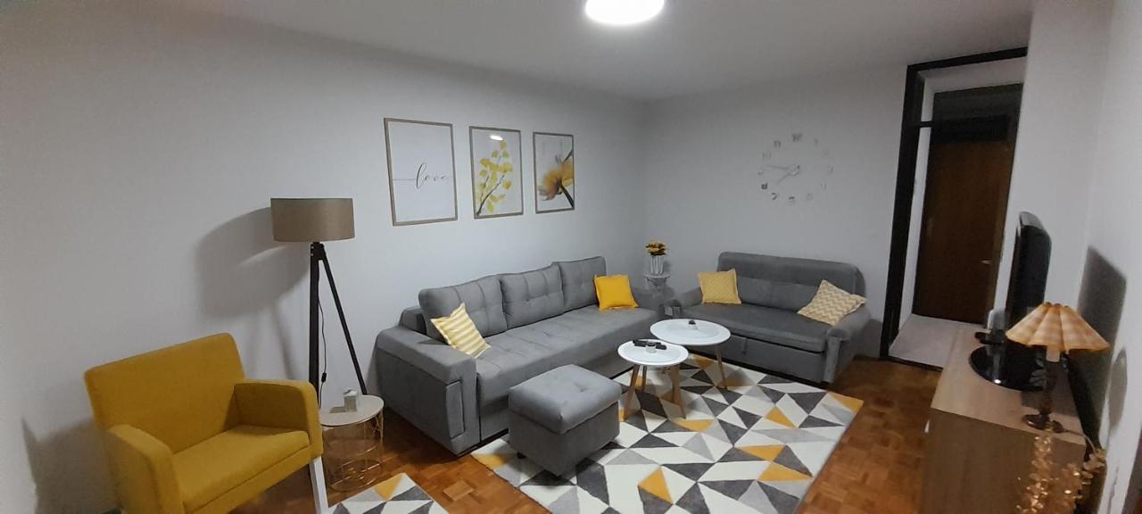 Cozy And Sunny Apartment Near The Airport Sarajevo Buitenkant foto
